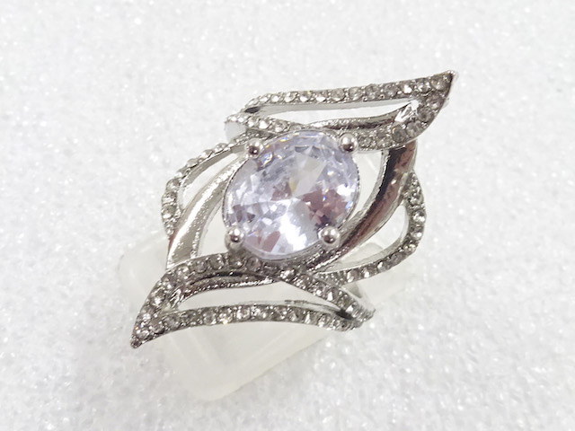 JAPANESE KIMONO / ANTIQUE CRYSTAL RING (SIZE 9)